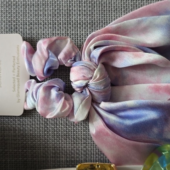 HAIR ACCESSORIES - Picture 4 of 12